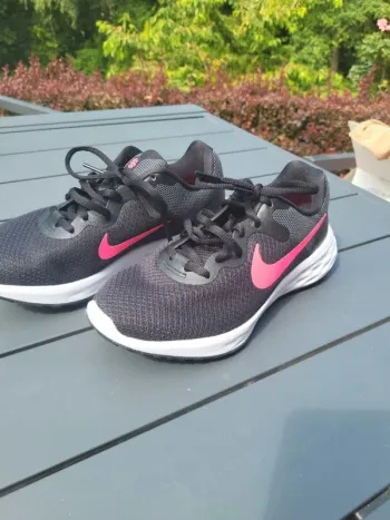 Tweedehands Hyper Revolution 6 NN Running Shoes