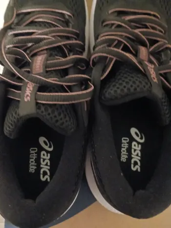 Used Asics Running Shoes bike — image 5 of 6