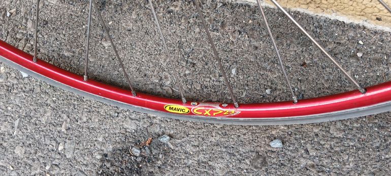 Mavic Road Wheels bike d'occasion — image 3 sur 9