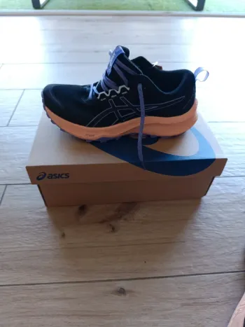 Brugt Asics Trabuco Terra 3 Running Shoes
