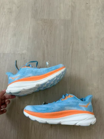 Gebrauchtes Orange HOKA Laufschuhe Gr. 37, 5 / 39, 5 bike — Bild 3 von 4