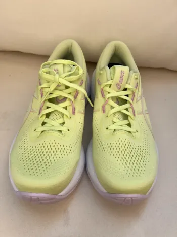 Used Asics Gel-Cumulus 28 Running Shoes