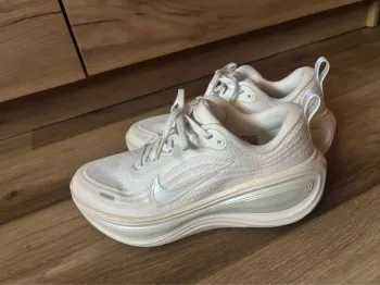 Used Nike Vomero Plus Running Shoes