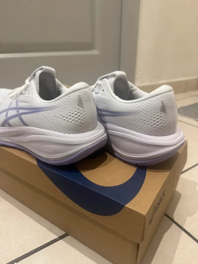 Tweedehands Asics Gel-Cumulus 28 bike — afbeelding 3 van 7