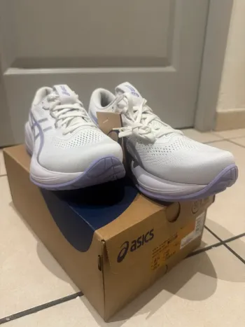 Tweedehands Asics Gel-Cumulus 28 bike — afbeelding 2 van 7