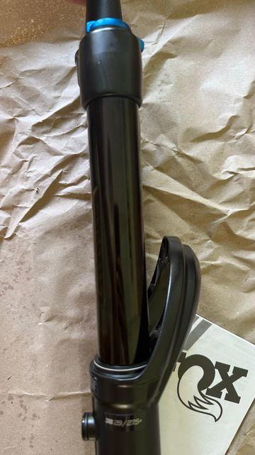 Used Fox 38 Performance Fork 2022 bike — image 6 of 8
