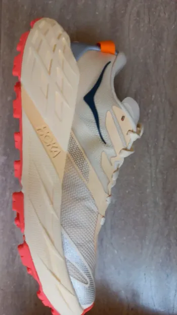 Used Hoka Speedgoat 7 bike — image 5 of 7