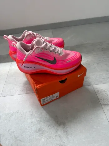 Used Nike Vomero Plus bike — image 2 of 4