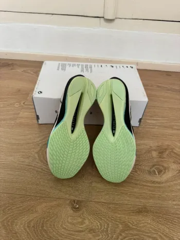 Used Nike ZoomX Vaporfly Next% 4 bike — image 5 of 7
