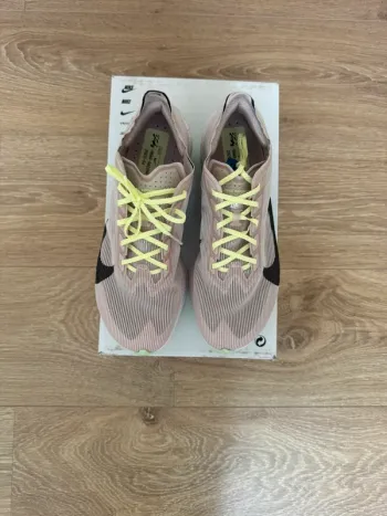 Used Nike ZoomX Vaporfly Next% 4 bike — image 4 of 7
