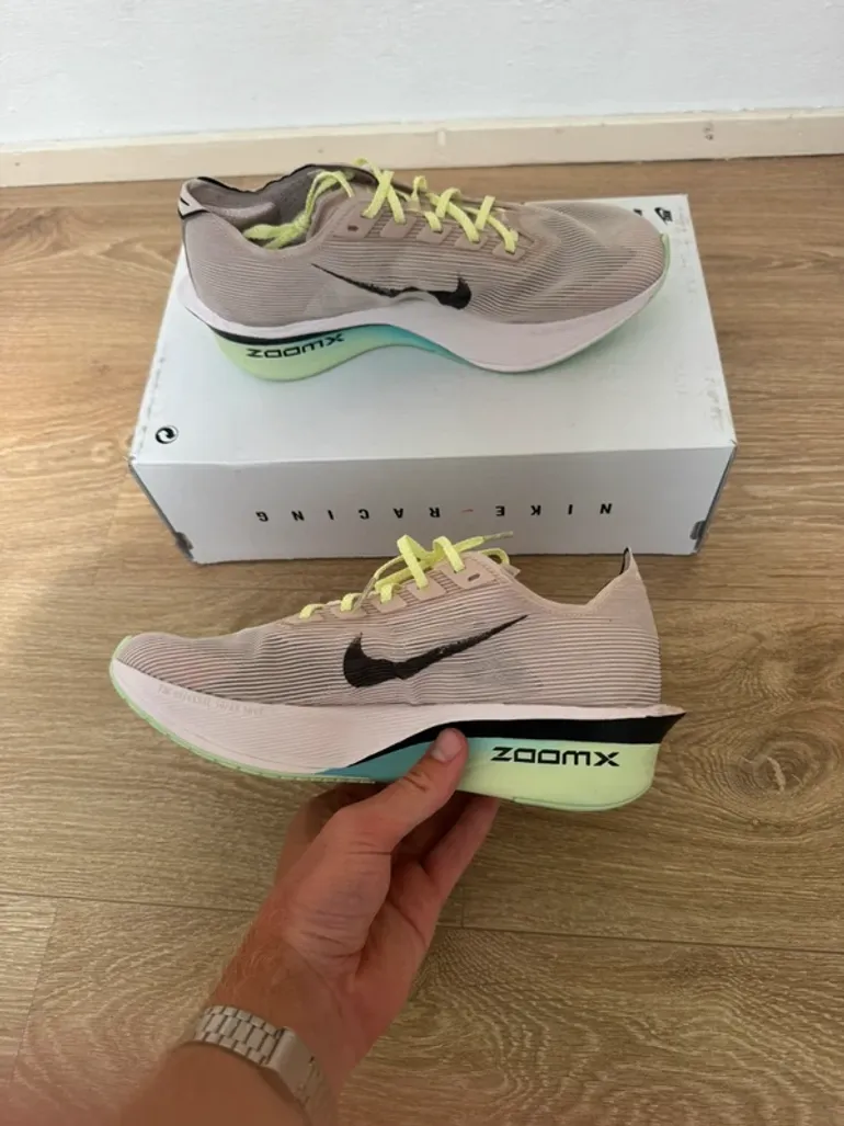 Used Nike ZoomX Vaporfly Next% 4 bike — image 2 of 7