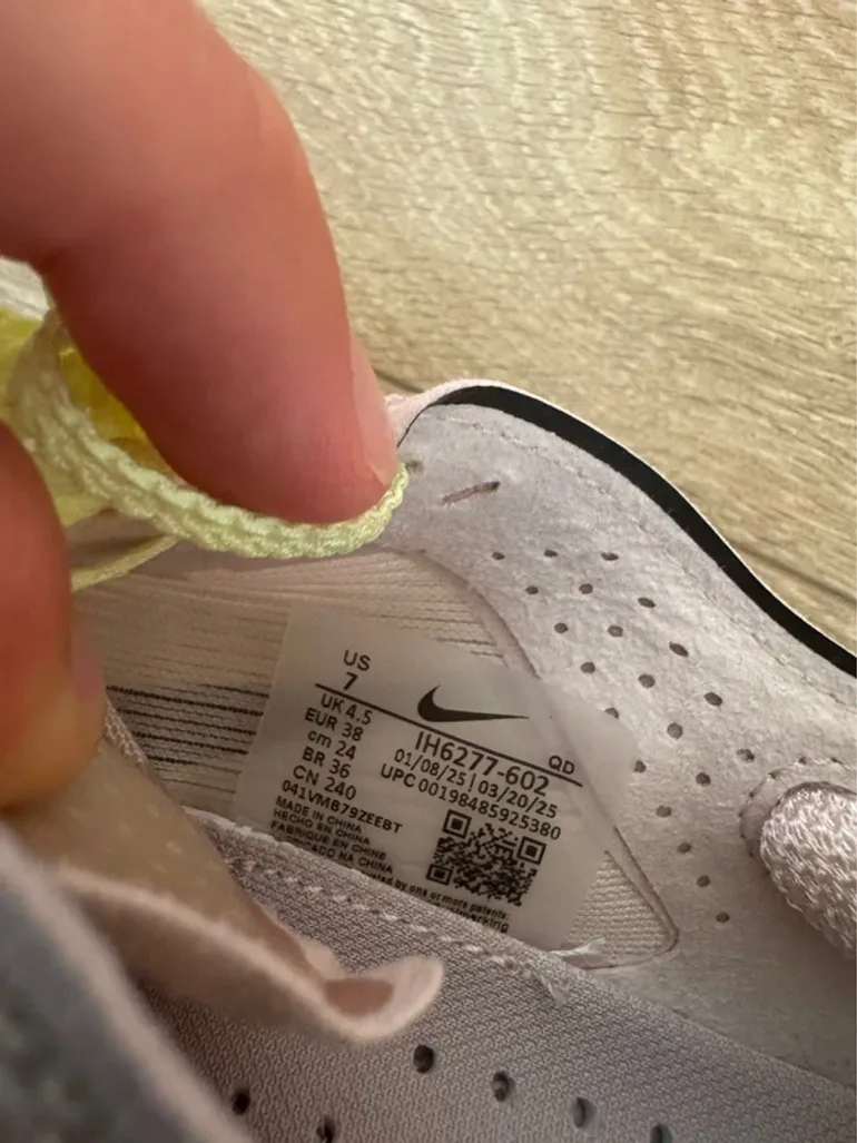Nike ZoomX Vaporfly Next% 4 bike d'occasion — image 5 sur 6
