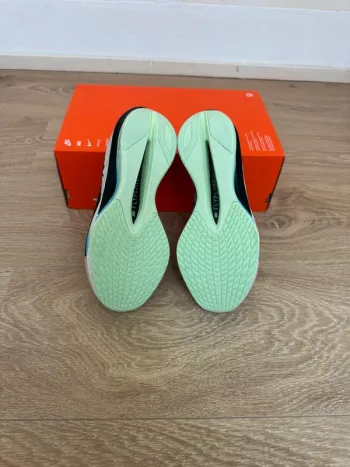 Nike ZoomX Vaporfly Next% 4 bike d'occasion — image 3 sur 6