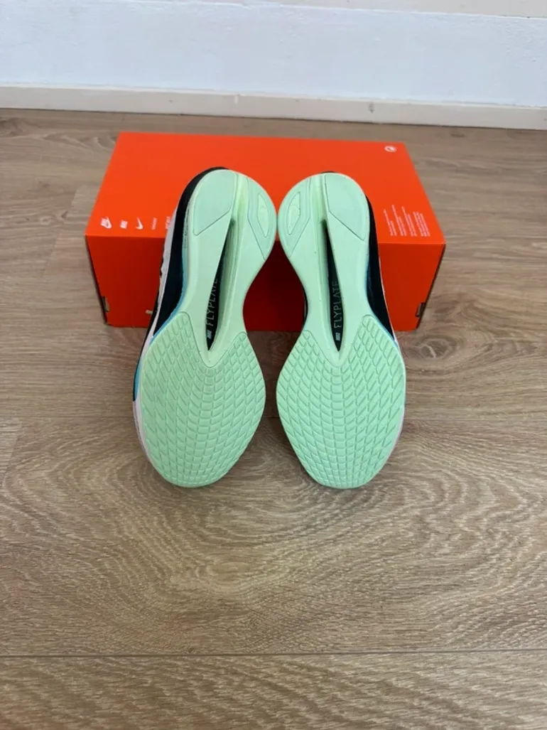 Nike ZoomX Vaporfly Next% 4 bike d'occasion — image 3 sur 6