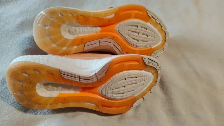 Used Adidas Ultraboost 22 bike — image 3 of 4