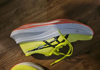 Used Asics Magic Speed 4 2025 bike — image 3 of 10