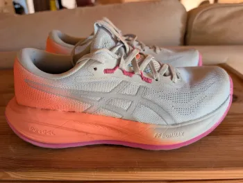 Used Asics Cumulus 28 Running Shoes