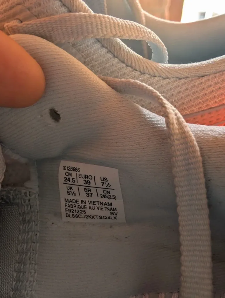 Used Asics Cumulus 28 bike — image 3 of 4