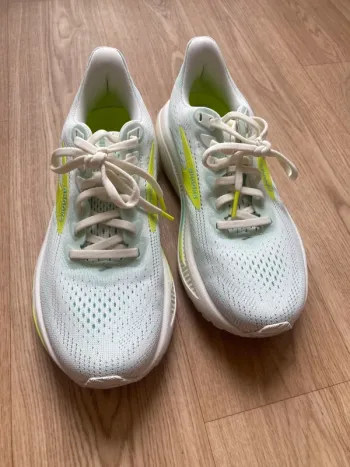 Used Brooks Ghost 17 bike — image 3 of 7