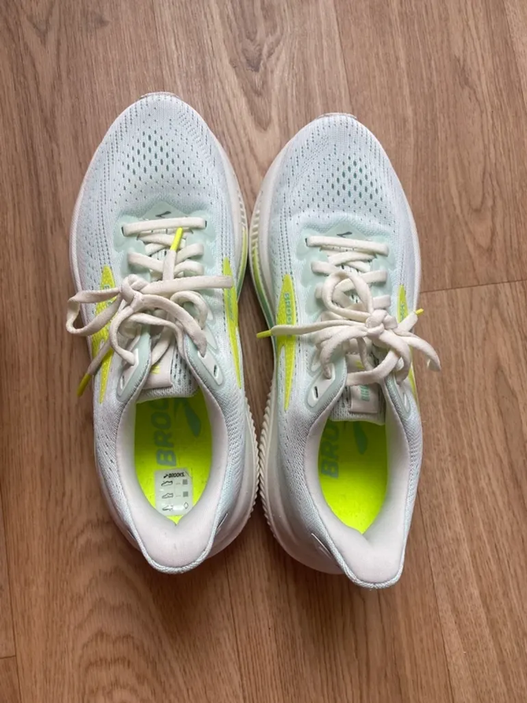Used Brooks Ghost 17 bike — image 6 of 7