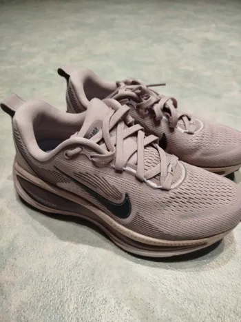 Gebrauchtes Rose Nike Laufschuhe Running Shoes