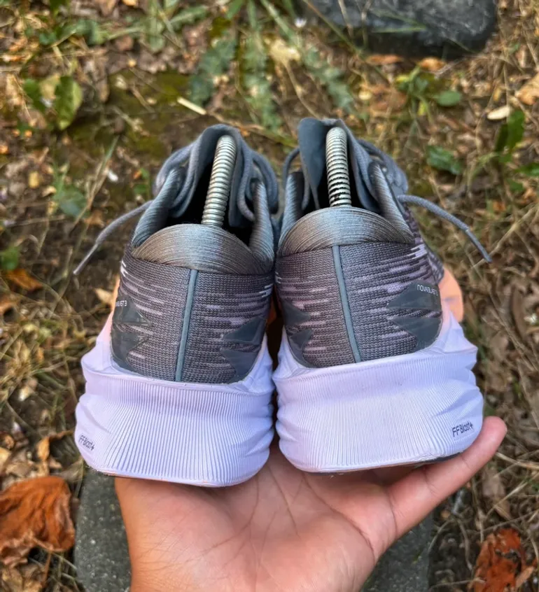 Brugt Asics Novablast 3 bike — billede 4 af 14