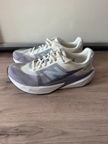 New Balance Rebel v5 bike d'occasion — image 2 sur 6