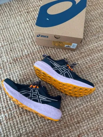 Used Asics Gel-Sonoma 8 bike — image 9 of 9