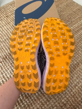 Used Asics Gel-Sonoma 8 bike — image 8 of 9