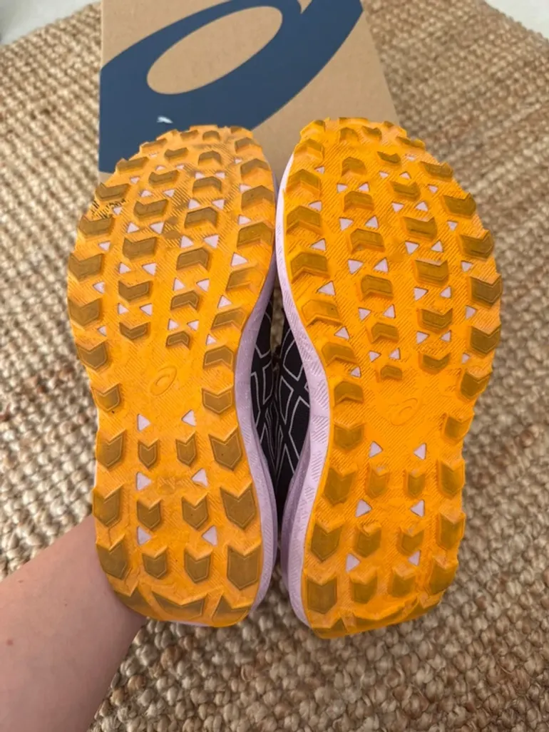 Used Asics Gel-Sonoma 8 bike — image 8 of 9