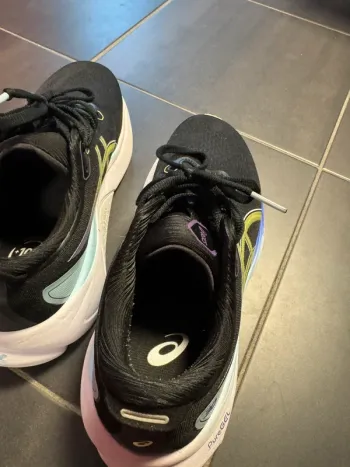 Tweedehands Asics Gel Kayano 30 bike — afbeelding 2 van 4