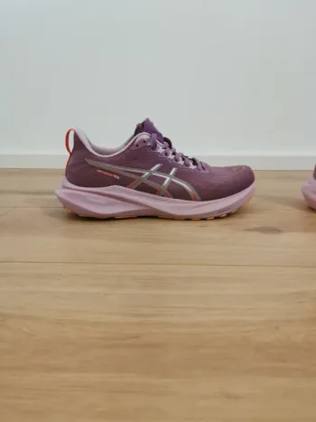 Used Asics GT-2000 13 Running Shoes