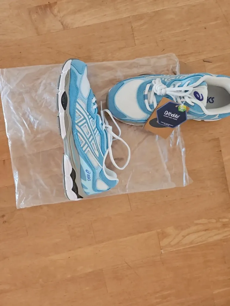 Used Asics Gel bike — image 2 of 5