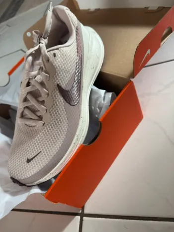 Gebrauchtes Nike Revolution Running Shoes