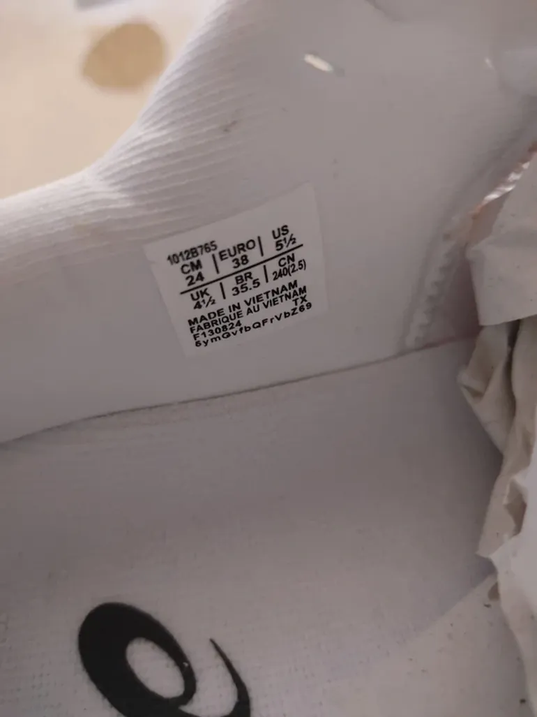 Used Orange ASICS Femme Blanc/Rose Running Shoes bike — image 4 of 6