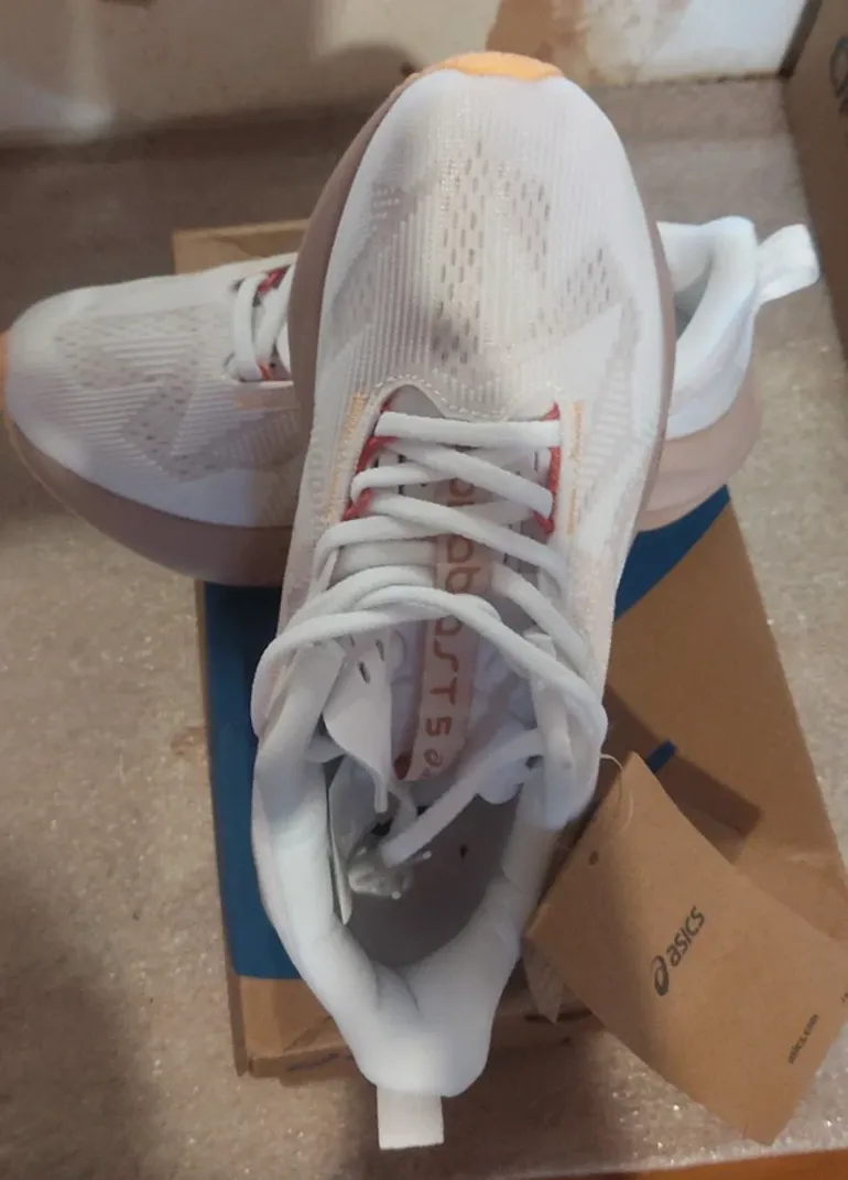 Used Orange ASICS Femme Blanc/Rose Running Shoes bike — image 3 of 6
