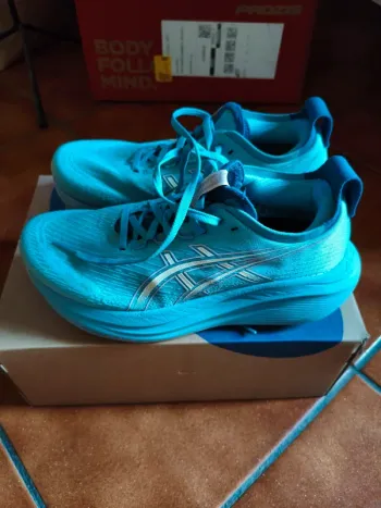 Used Asics Gel Nimbus 27 Running Shoes