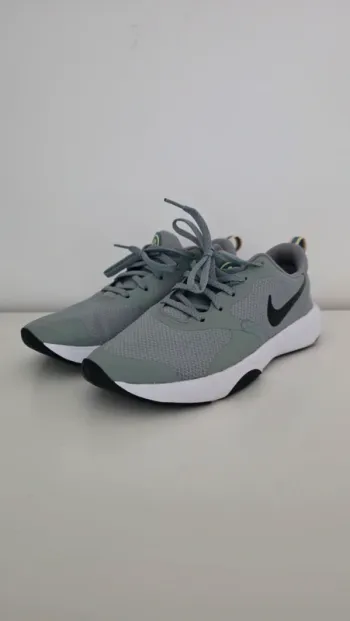 Tweedehands Ideal Nike Sneaker Gr. 38 Running Shoes