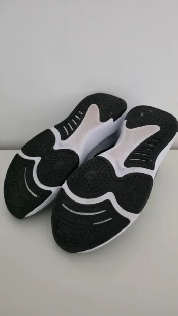 Tweedehands Ideal Nike Sneaker Gr. 38 bike — afbeelding 7 van 7