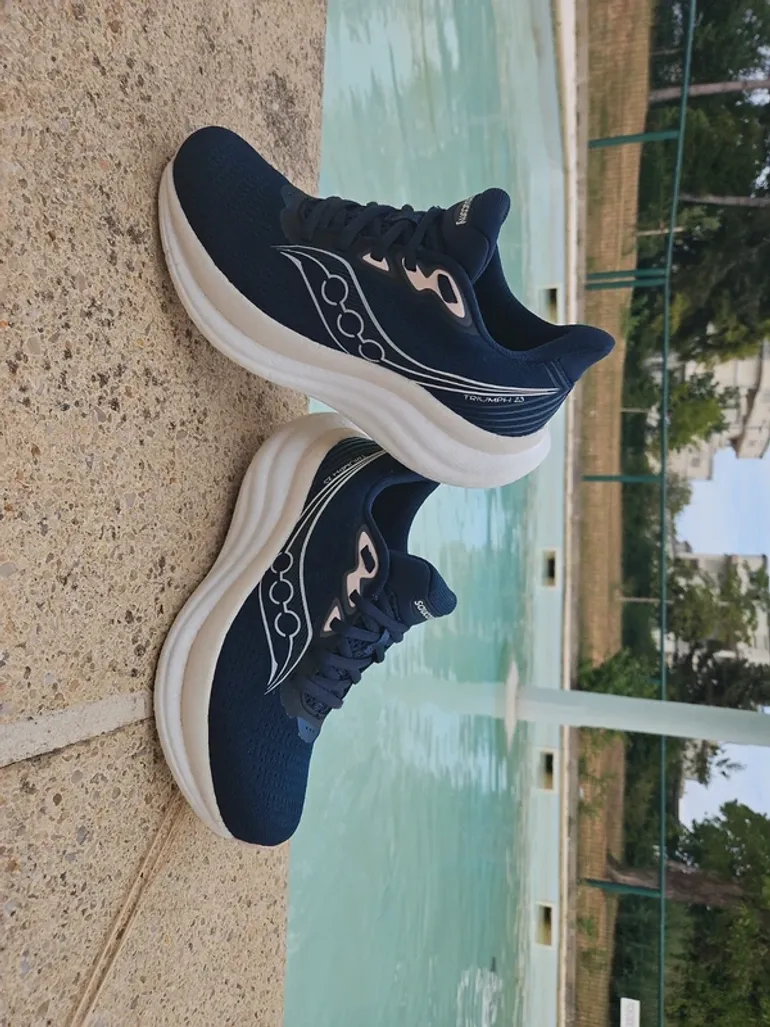 Used Saucony Triumph 23 bike — image 2 of 12
