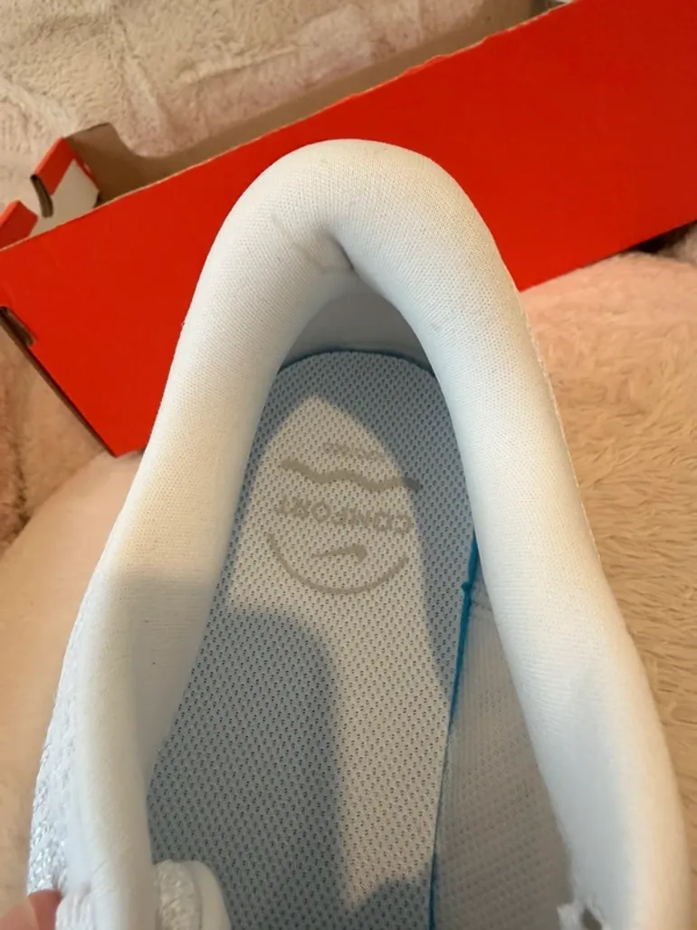 Used White Run Defy bike — image 2 of 5
