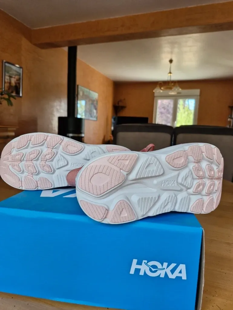Hoka Clifton 10 bike d'occasion — image 7 sur 10
