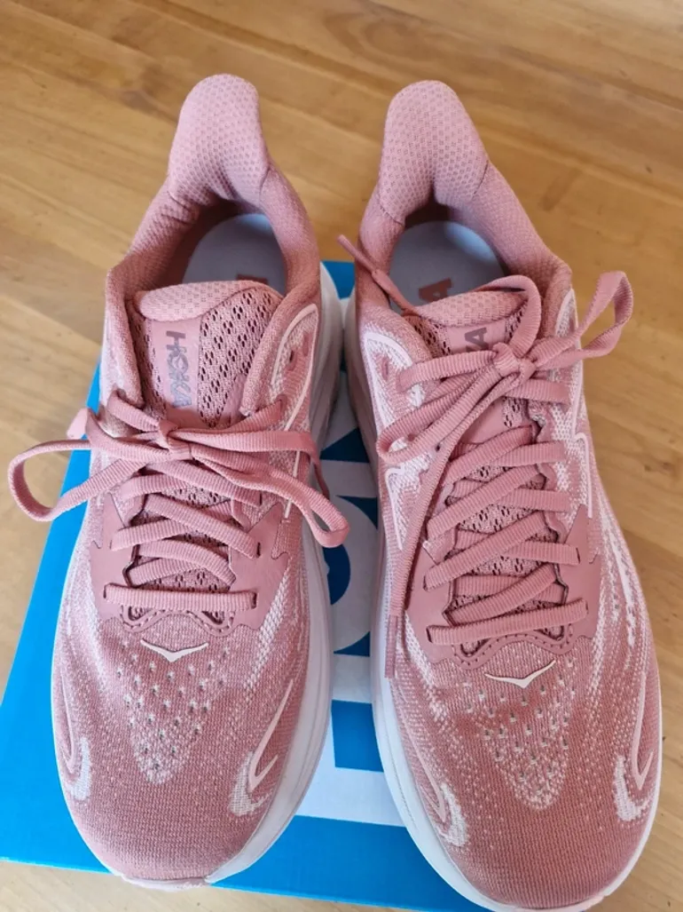 Hoka Clifton 10 bike d'occasion — image 2 sur 10