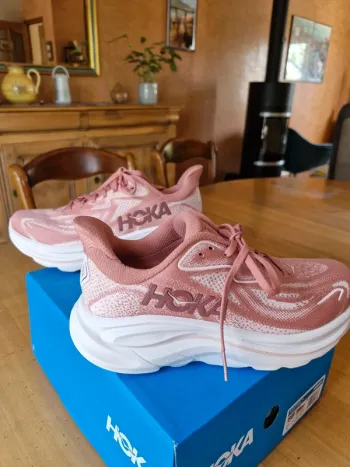 Hoka Clifton 10 bike d'occasion — image 4 sur 10