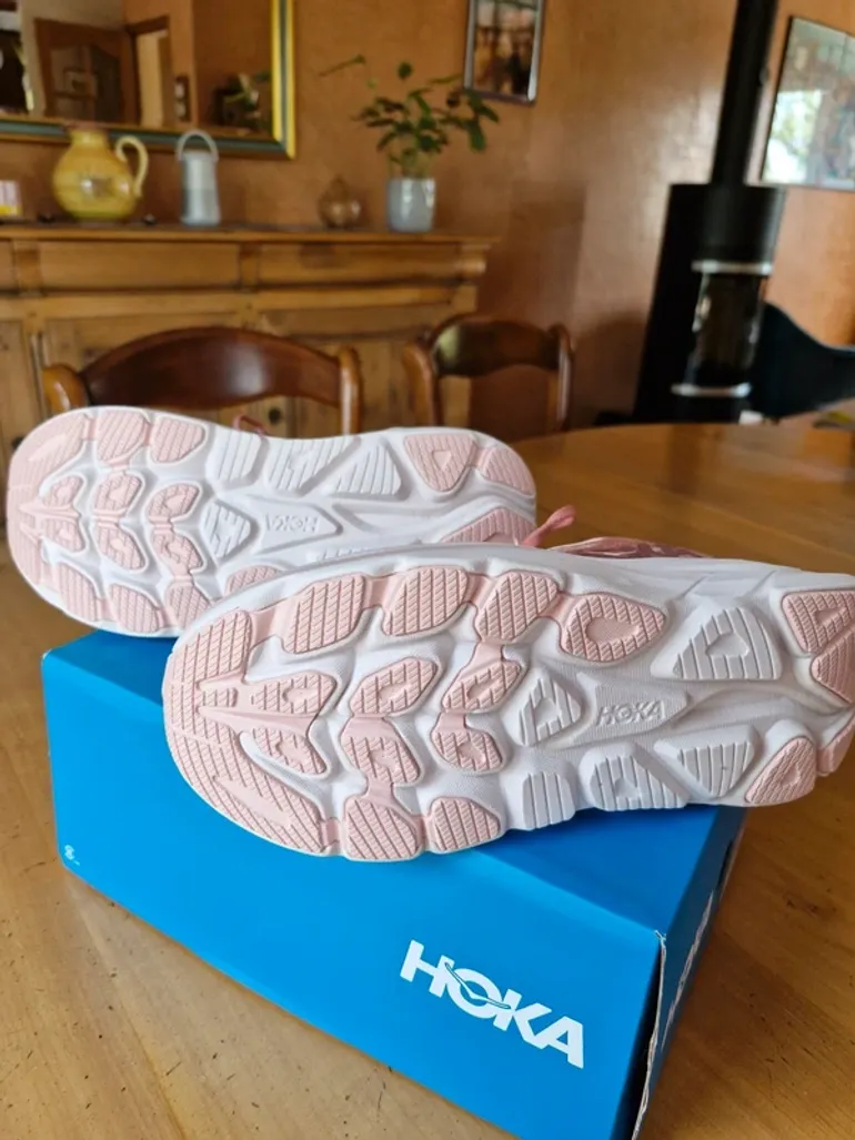 Hoka Clifton 10 bike d'occasion — image 8 sur 10