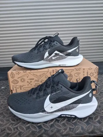 Brugt Pegasus Trail 5 Running Shoes