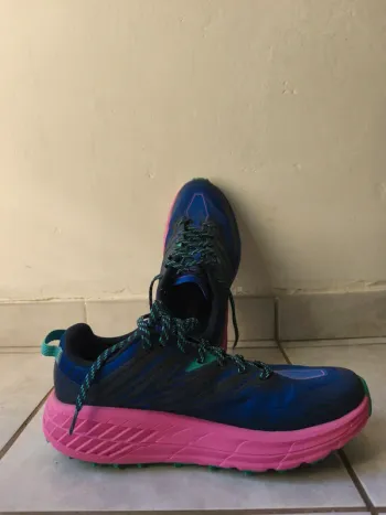 Used Hoka Trailrunning Shoes bike — image 4 of 5
