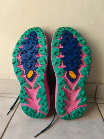 Used Hoka Trailrunning Shoes bike — image 3 of 5