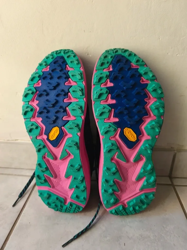 Used Hoka Trailrunning Shoes bike — image 3 of 5
