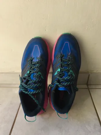 Used Hoka Trailrunning Shoes bike — image 5 of 5